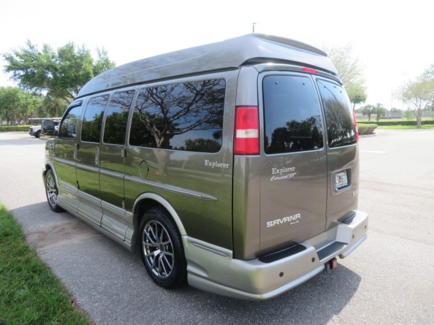 2013 /Beige Two Tone GMC Savana RV G1500 3LT (1GDS7DC45D1) with an 5.3L V8 OHV 16V engine, 4-Speed Automatic transmission, located at 4301 Oak Circle #19, Boca Raton, FL, 33431, (954) 561-2499, 26.388861, -80.084038 - You are looking at a Gorgeous 2013 GMC Savana 1500 High Top Conversion Van Explorer Limited SE Package Handicap Wheelchair Conversion Van with 72K Original Miles, Side Entry Braun Millennium Series Wheelchair Lift, Rubber Floor, Q-Straint Tie Down System, Navigation, Back Up Camera, Huge flat Screen - Photo#22